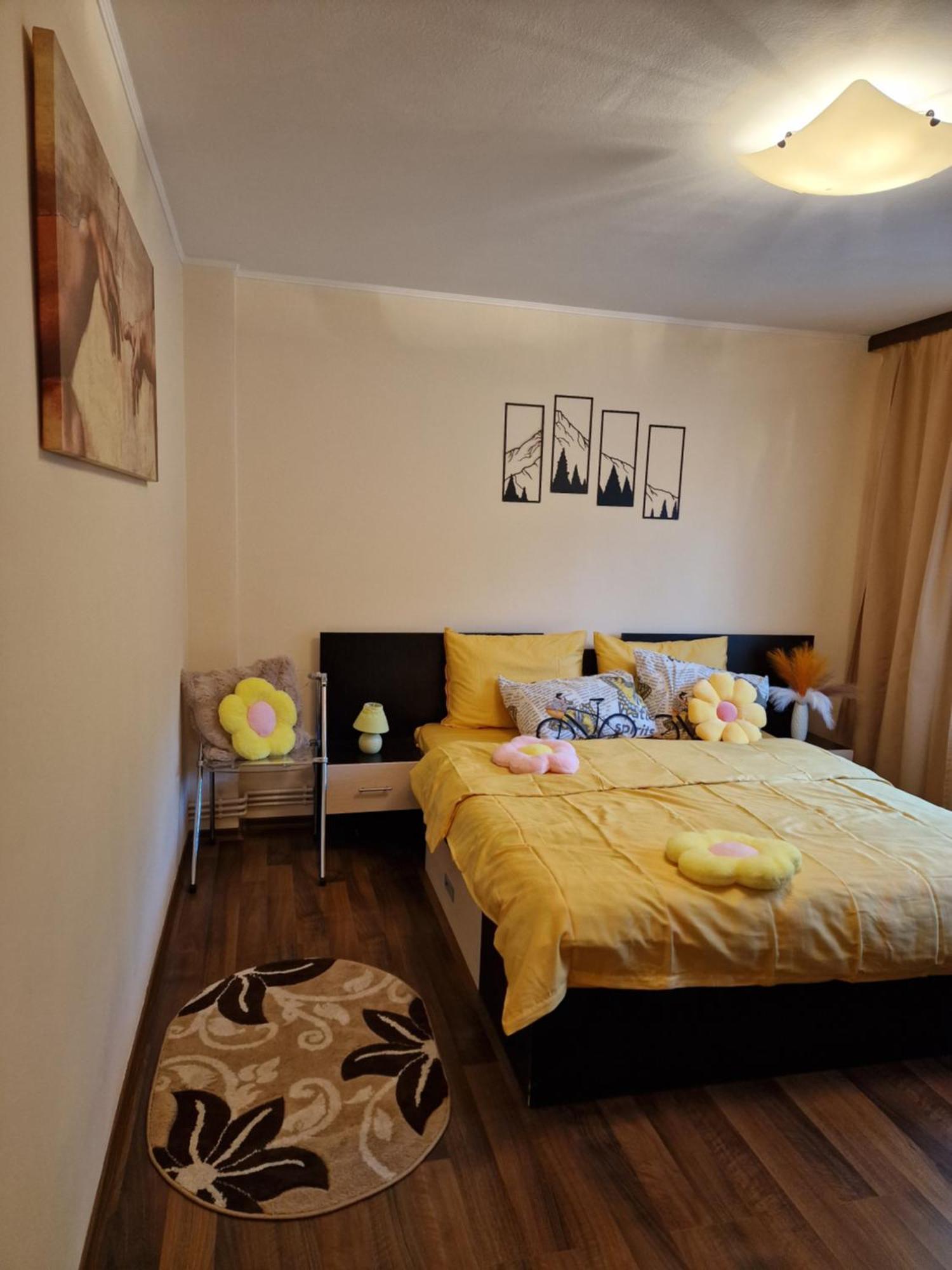 Apartament Red & Yellow Slănic-Moldova Zimmer foto